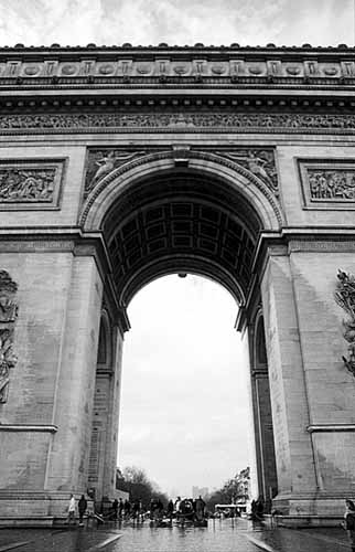Paris photos in black and white - Arc de Triomphe