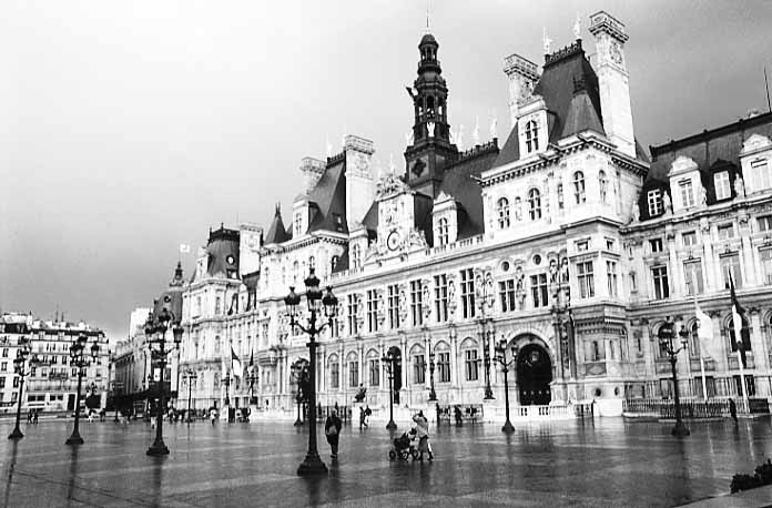 Paris photos in black and white - Hôtel de Ville