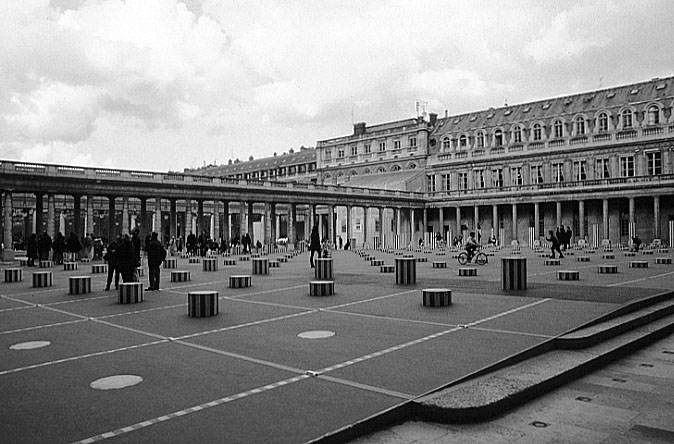 Paris photos in black and white - Palais Royal