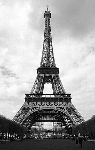Paris photos in black and white - Eiffel Tower