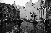 Paris black and white photos - Beaubourg - Fountain