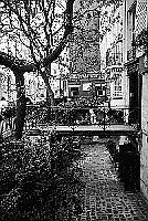 Paris black and white photos - Odéon - Courtyard
