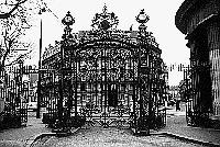 Paris black and white photos - Parc Monceau