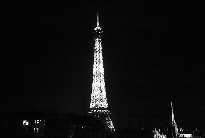 Paris photos in black and white at night - Eiffel Tower